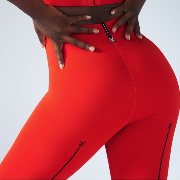 Savage X Fenty Rihanna Hotline High-Waist Legging Sz S Engine Red/Black Workout - Picture 2 of 11